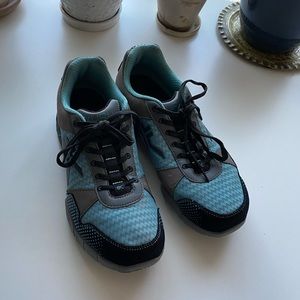 Kuru quantum sneaker - women’s size 10M